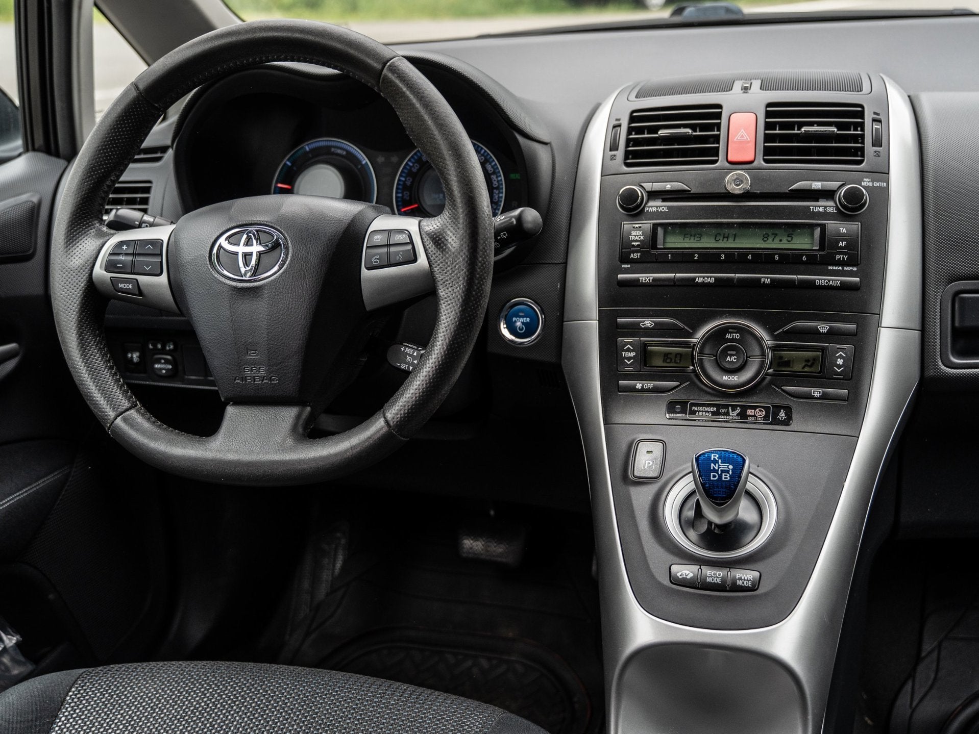 Toyota Auris 1.8 Full Hybrid Dynamic - AUTOMAAT - PARKEERCAM, Euro 5, Gebruikt, 4 cilinders, Parkeersensor