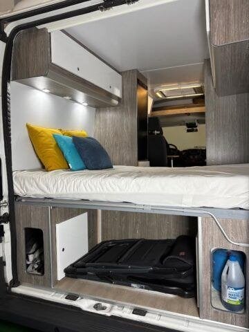 Foto 11 van Peugeot Boxer Camper - dwarsbed
