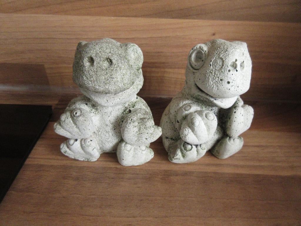 tuinbeeldjes dino/ schildpad achtig, Ophalen of Verzenden, Gebruikt, Steen, Dierenbeeld
