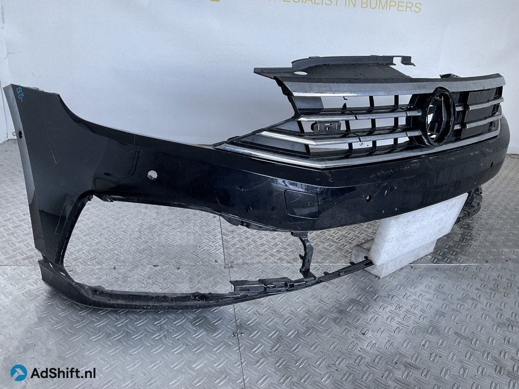 Bumper Volkswagen Passat B8 GTE 17-21 3G0807221b Voorbumper, Bumper