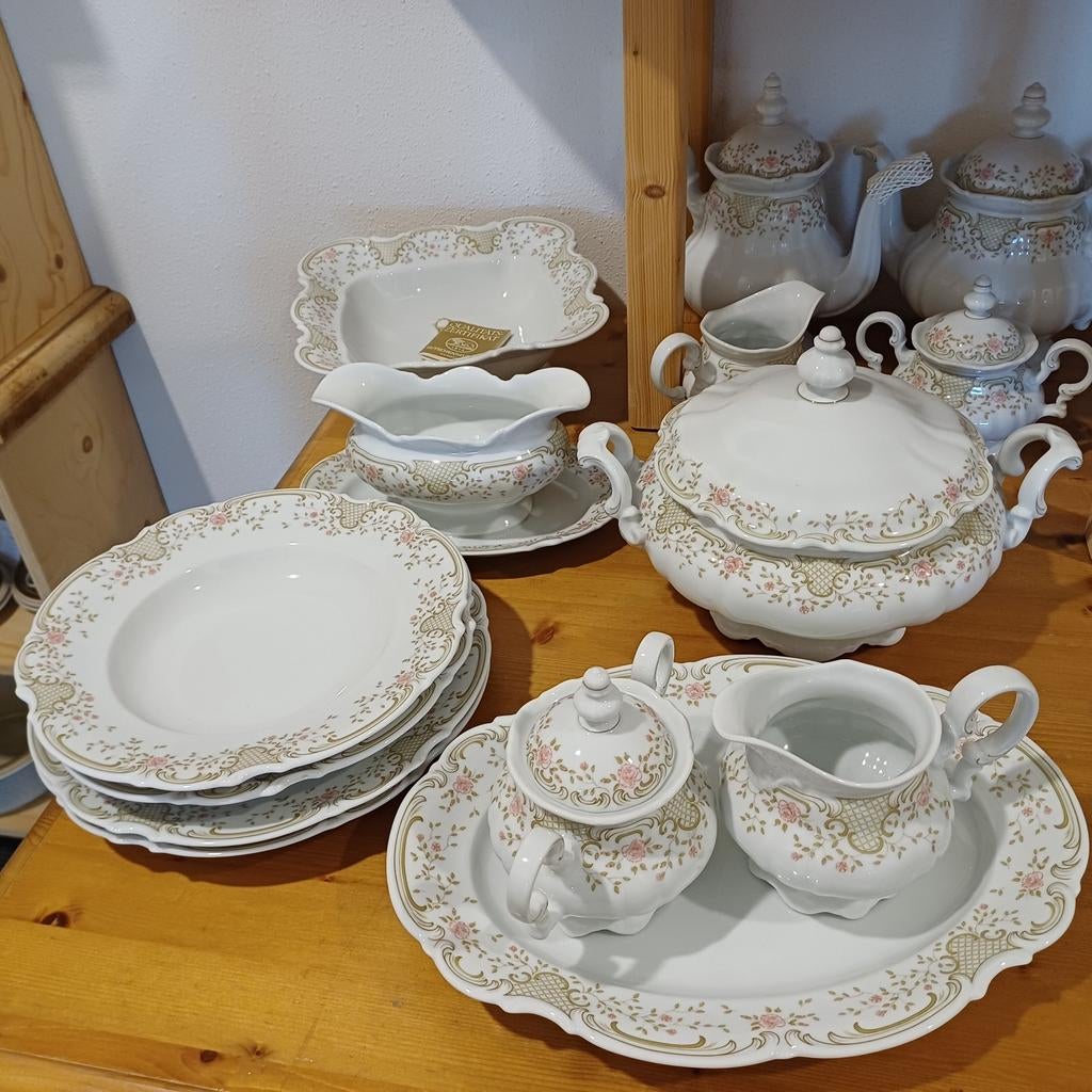 Hutschenreuther servies Sylvia Tuilleries, Antiek en Kunst, Antiek | Servies los, Ophalen of Verzenden