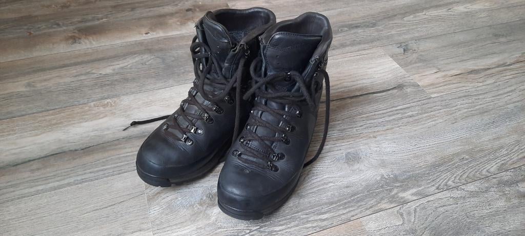 Meindl M2 schoenen - Maat 255b 40 a 40,5 - Defensie, Kleding | Heren, Schoenen, Gedragen, Wandelschoenen of Bergschoenen, Zwart