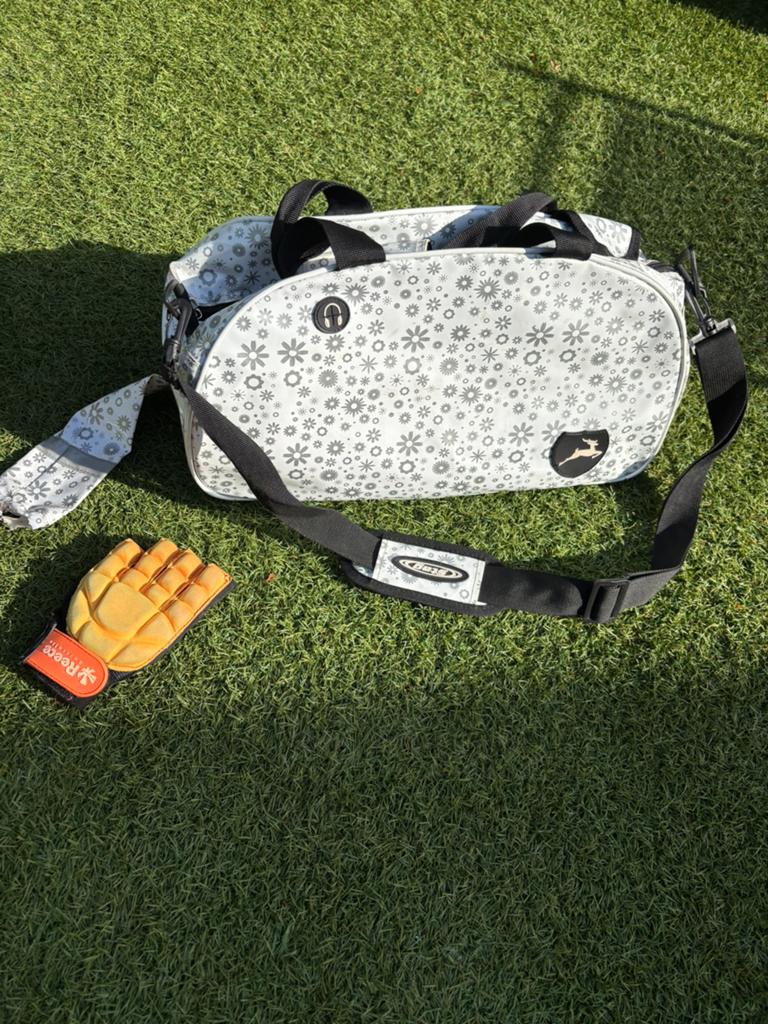 Hockeyspullen: gratis Reece handschoen en sporttas, Sport en Fitness, Hockey, Gebruikt, Tas, Ophalen