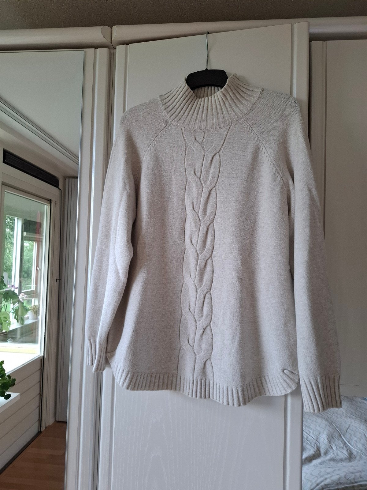 creme trui maat 42/44 viscose  Z&H fashion 2 euro, Kleding | Dames, Truien en Vesten, Z&H fashion, Wit, Maat 42/44 (L), Ophalen of Verzenden