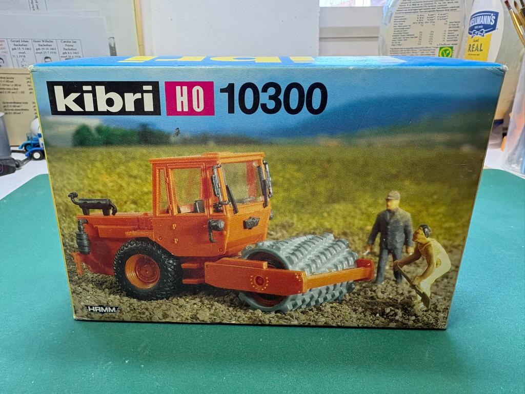Kibri Soil Compactor 10300 IMG7446/7, Ophalen of Verzenden, Nieuw, Bus of Vrachtwagen, Overige merken