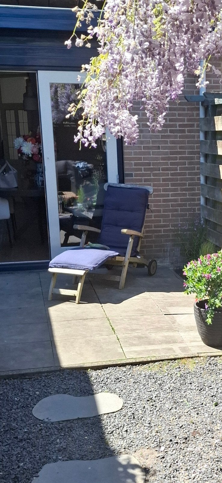 Luxe teakhouten deckchair incl. donkerblauw kussen, Tuin en Terras, Tuinstoelen, Ophalen, Teakhout