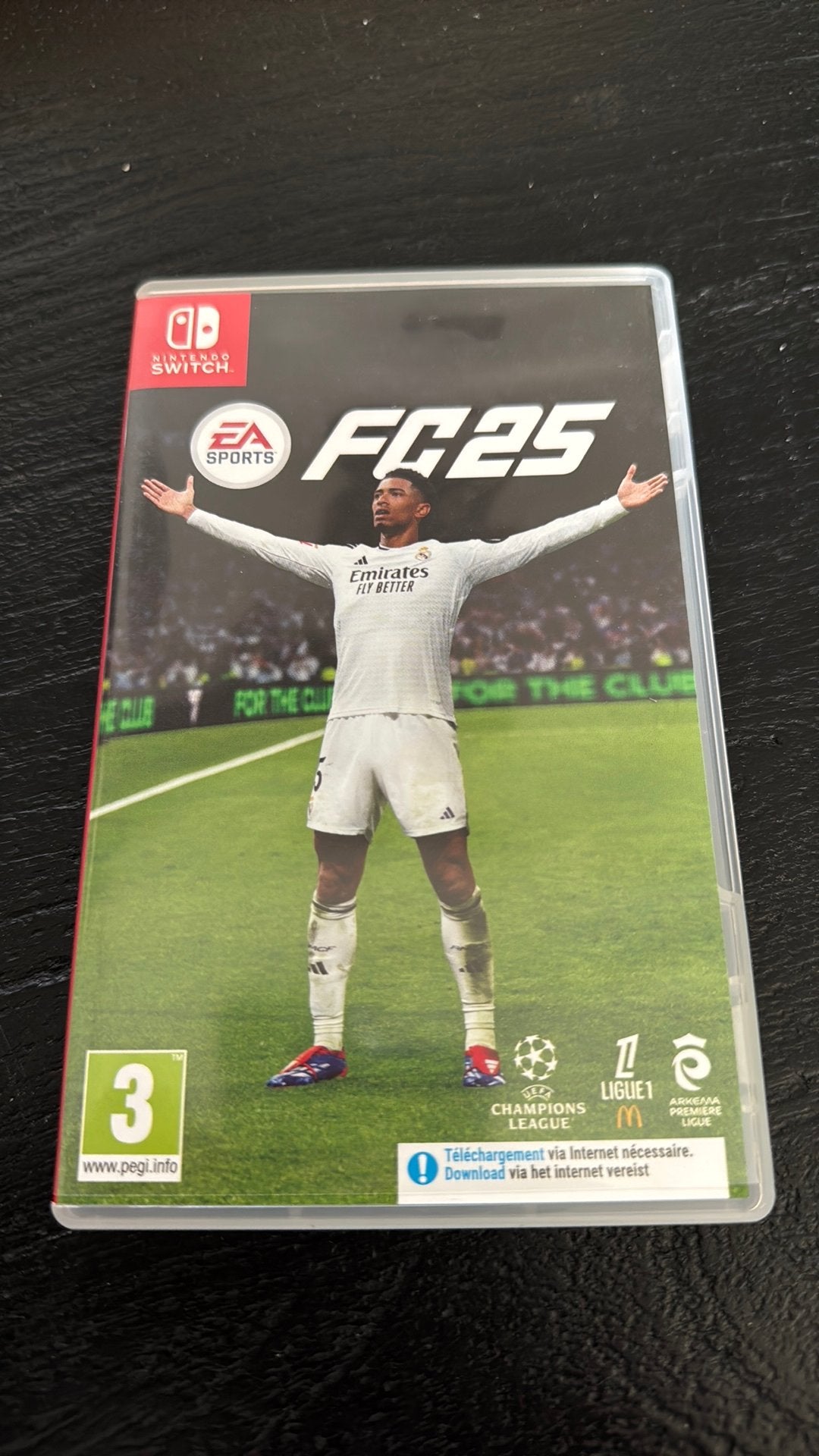 Fc 25, Ophalen of Verzenden, Zo goed als nieuw, Sport, 3 spelers of meer
