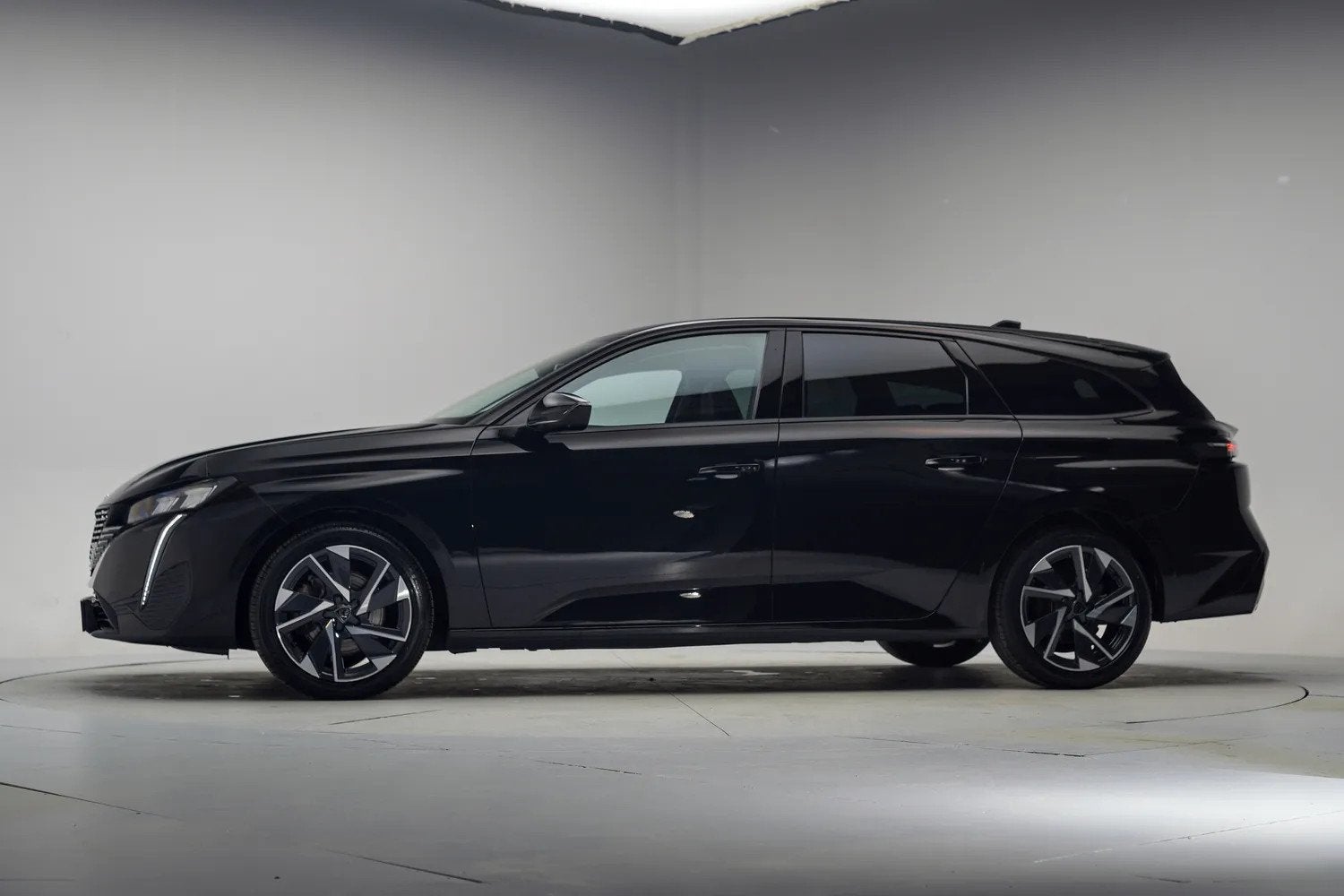 Peugeot 308 1.2 PureTech Allure Pack Business [ RGR-Sportsto, Auto's, Voorwielaandrijving, 680 kg, 1199 cc, Zwart