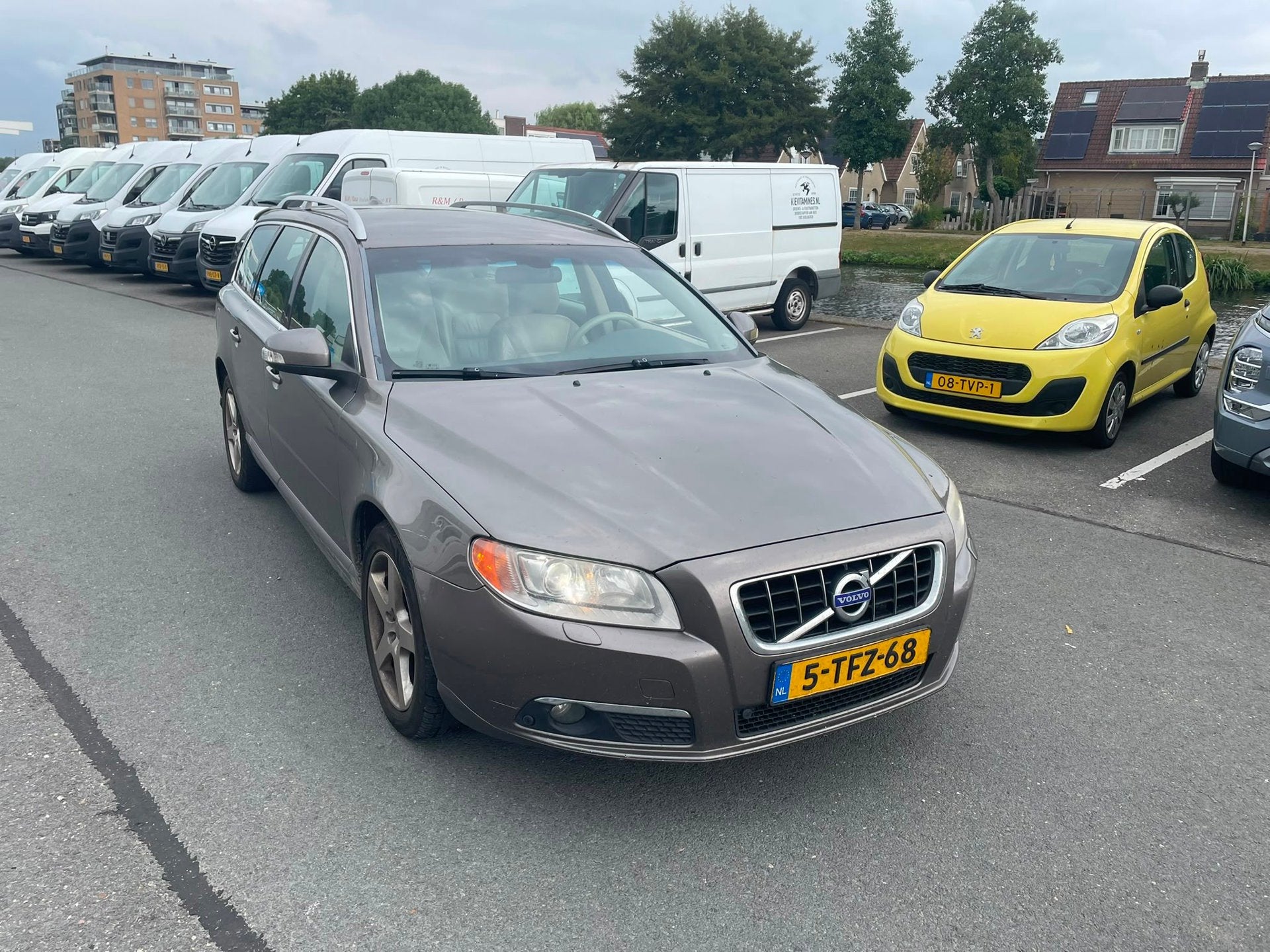 Volvo V70 2.4D Ocean Race EXPORT ? ADVERTENTIE GOED LEZEN !, Voorwielaandrijving, Beige, 1574 kg, Euro 4