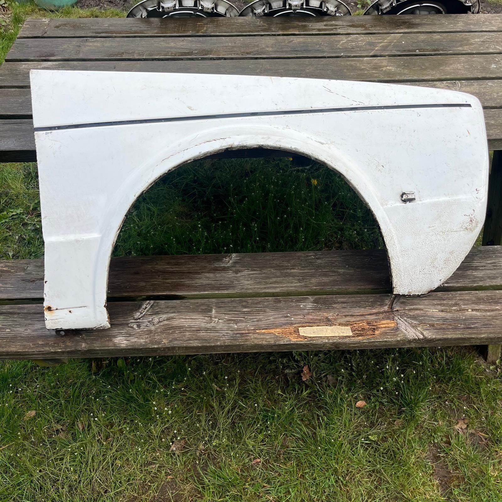 Spatbord Rechtsvoor Volkswagen Golf / caddy / Golf cabriolet, Gebruikt, Ophalen of Verzenden, Spatbord, Voor