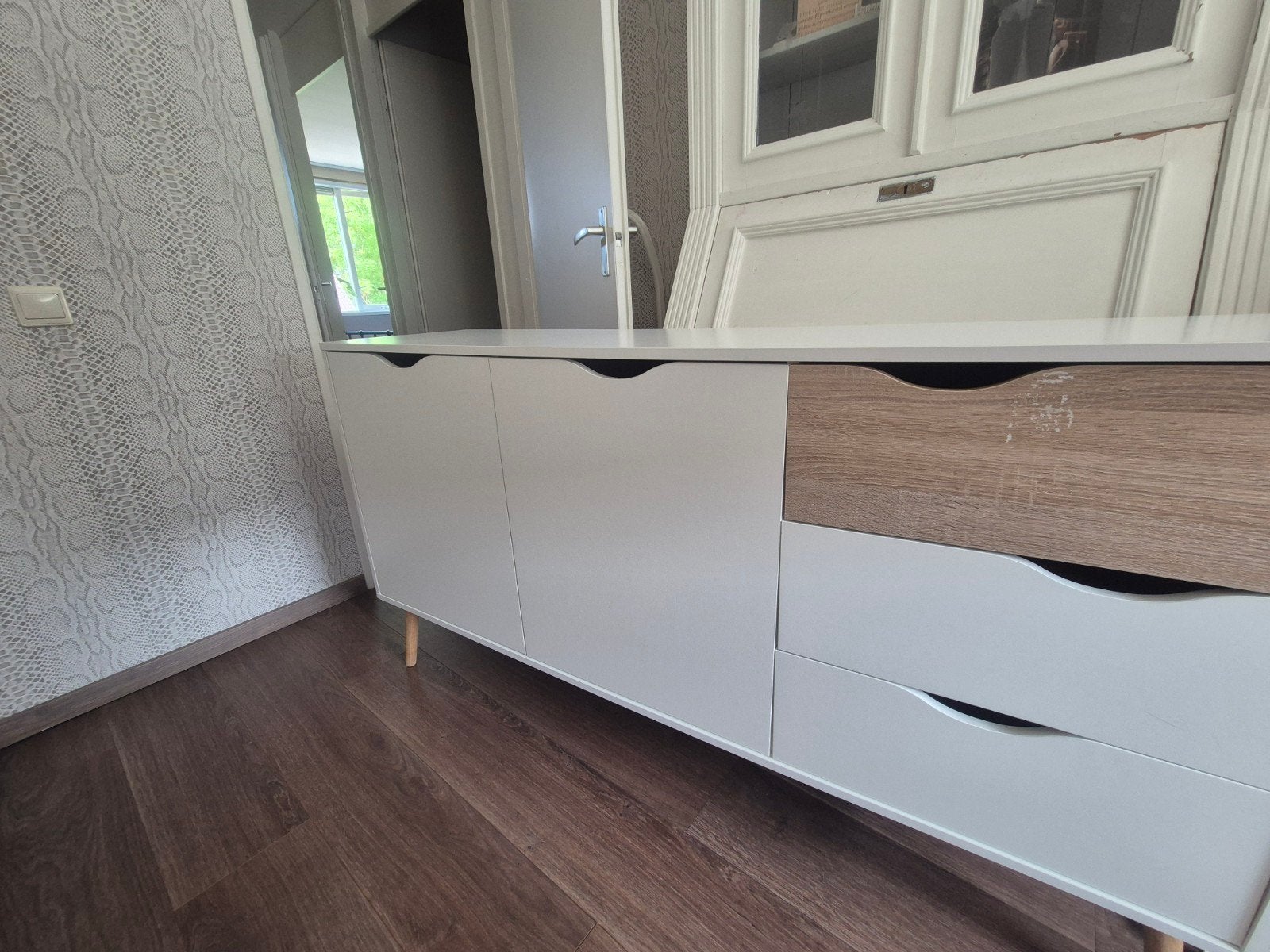 Leenbakker Dressoir - Wit met Houtaccenten, Ophalen, Gebruikt, 100 tot 150 cm, 25 tot 50 cm