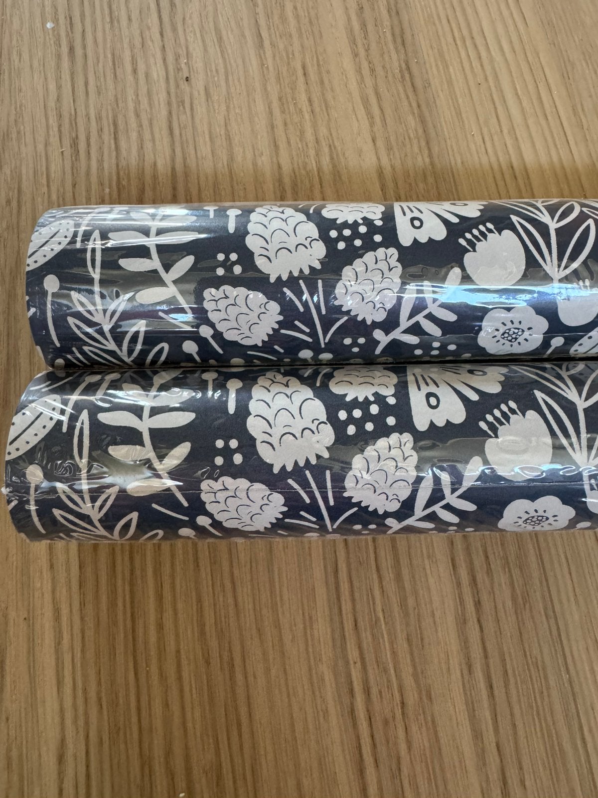 2 ongebruikte rollen ESTA HOME behang blauw/beige bloemen, Ophalen of Verzenden, Blauw