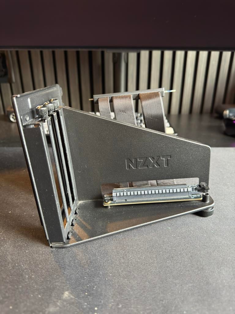 NZXT Vertical GPU Mount - Toon je videokaart!, Computers en Software, Videokaarten, Ophalen of Verzenden, Zo goed als nieuw, GDDR6