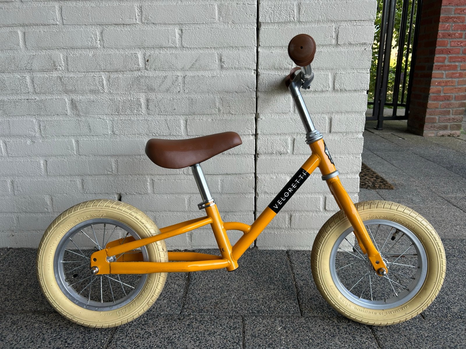 Veloretti loopfiets geel - perfect voor de kleintjes!, Fietsen en Brommers, Fietsen | Kinderfietsjes, Ophalen, Zo goed als nieuw