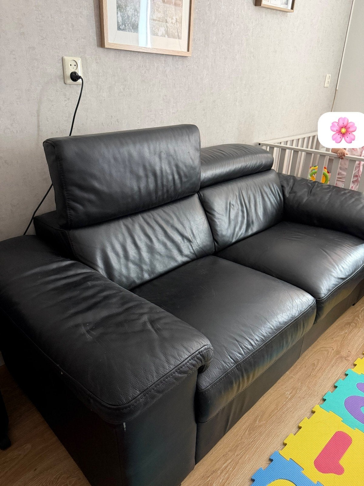 Zwarte leren fauteuil - Comfortabel en stijlvol, Huis en Inrichting, Fauteuils, Gebruikt, Ophalen of Verzenden, 75 tot 100 cm