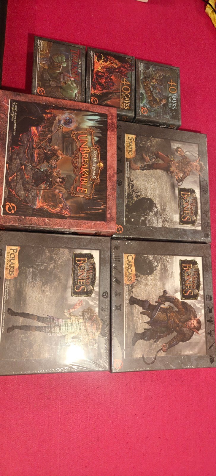 Too Many Bones: Unbreakable (stand alone), Ophalen of Verzenden, Zo goed als nieuw, Chip Theory Games