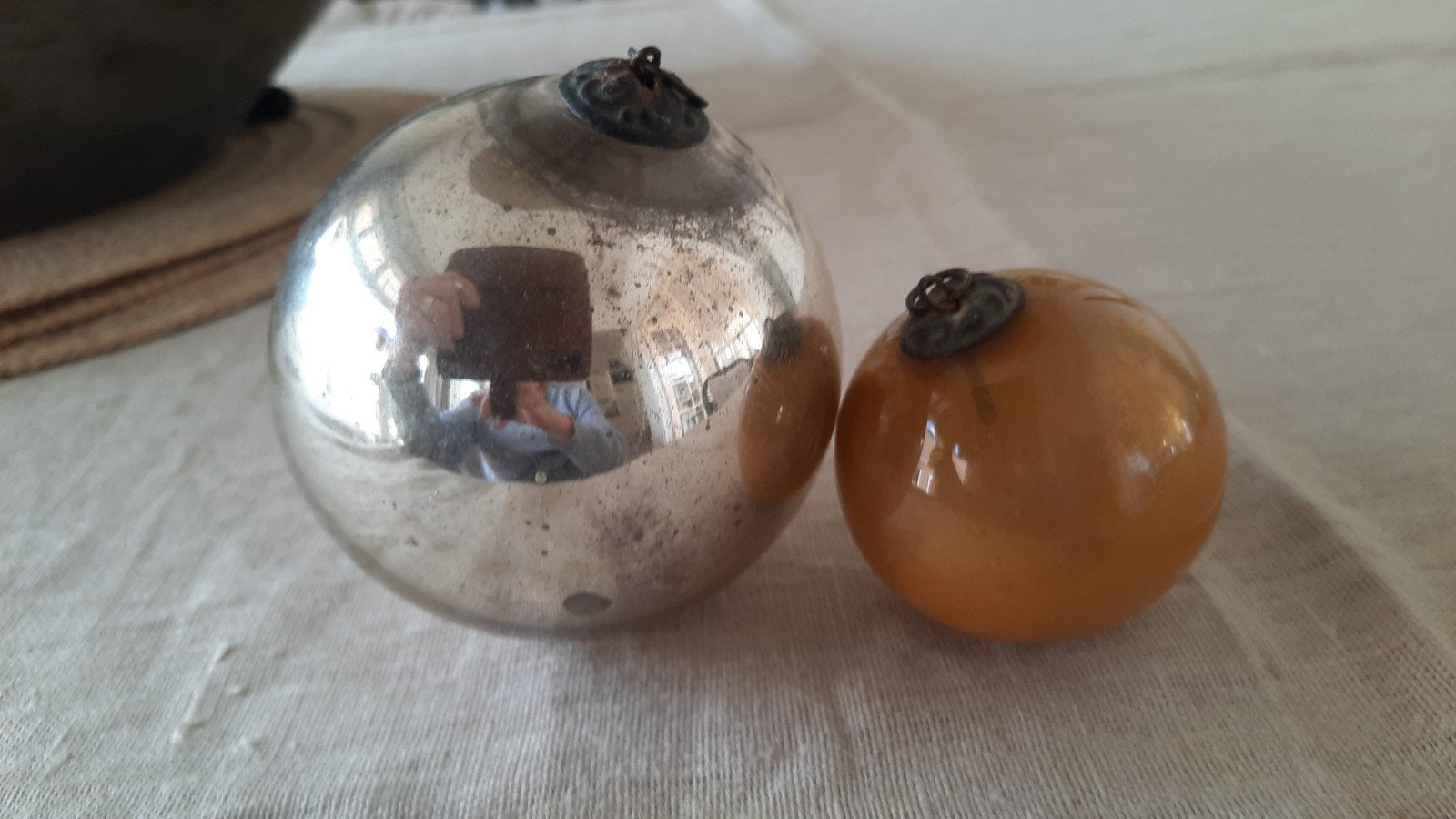 Antieke heksenballen: zilver en geel/goud kleurig:8 en 5 cm, Ophalen of Verzenden