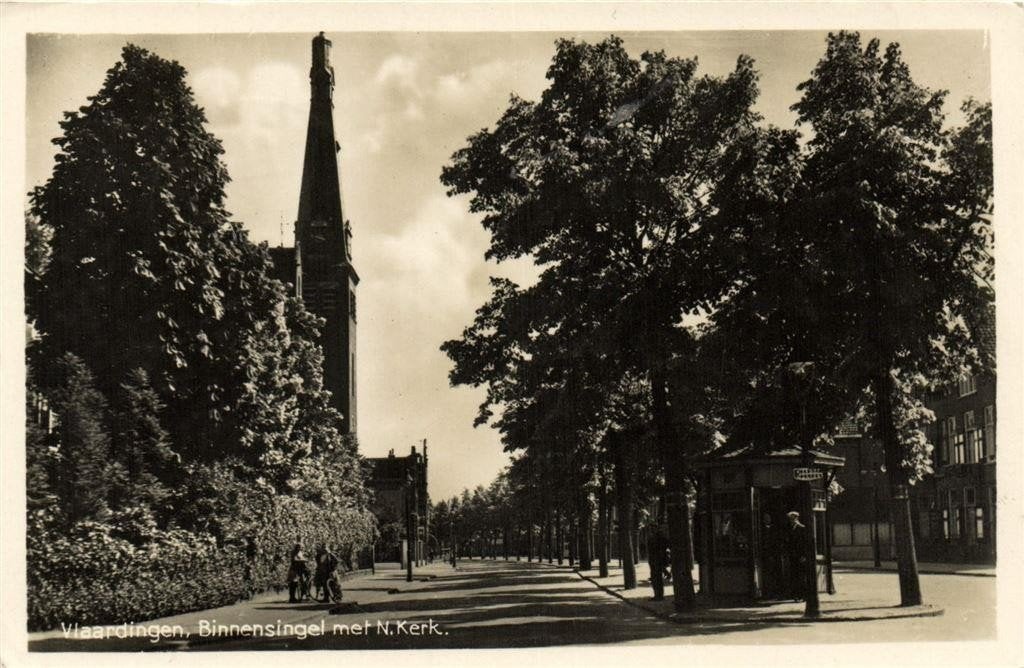 Vlaardingen, Binnensingel met N. Kerk. - 1943 gelopen, Ophalen of Verzenden, 1940 tot 1960, Gelopen, Zuid-Holland