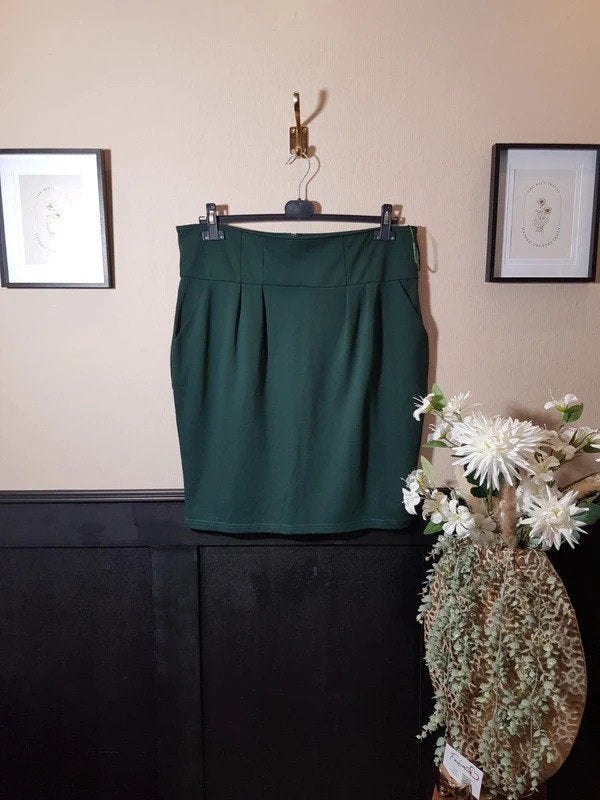 Donkergroene kokerrok met plooien – ZOI Women (Maat XXL), Fashiontiek, Maat 46/48 (XL) of groter, Ophalen of Verzenden, Zo goed als nieuw