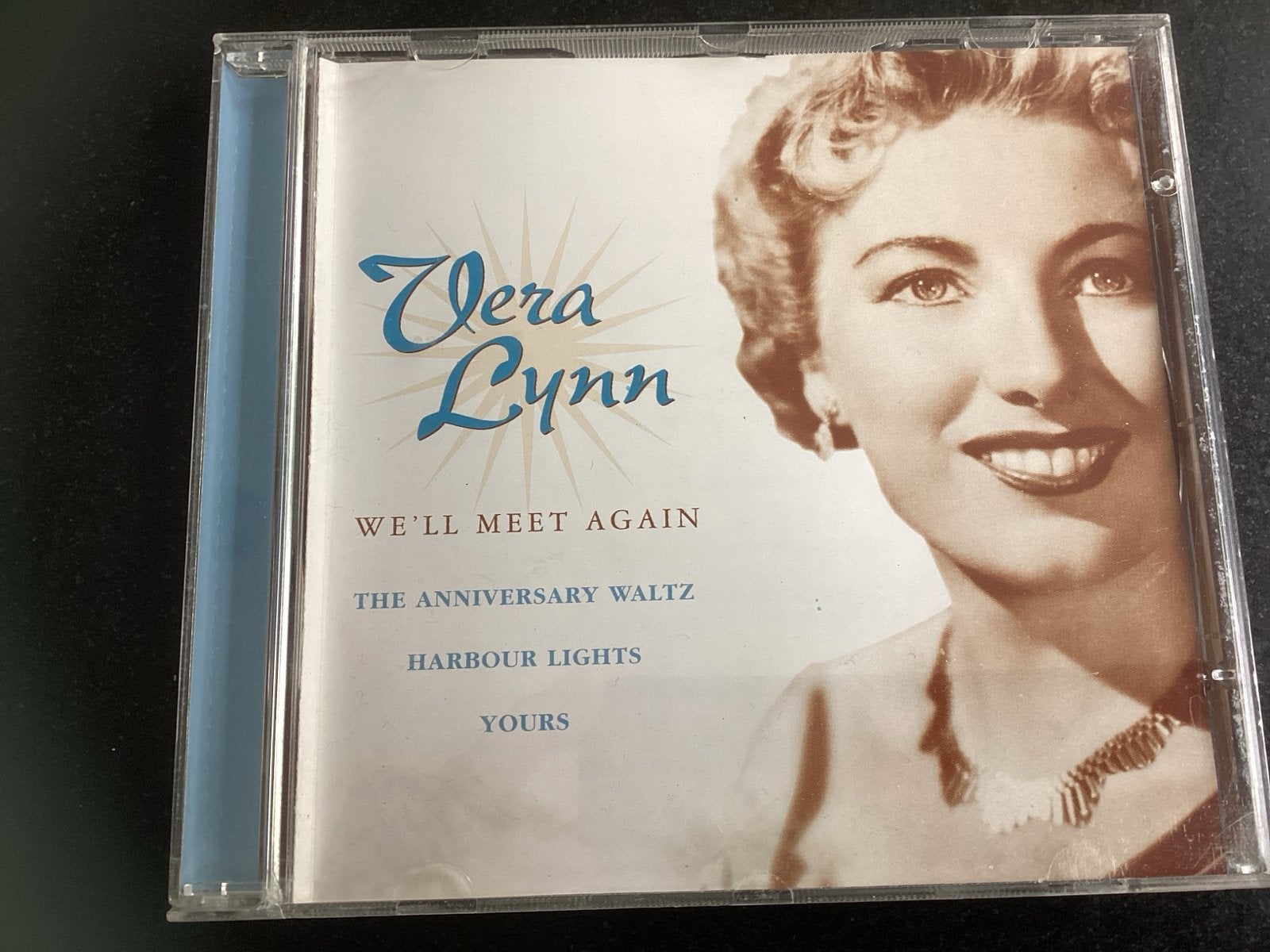Vera Lynn - We'll Meet Again CD (24 tracks), Ophalen of Verzenden, Gebruikt, Album, Inclusief doosje