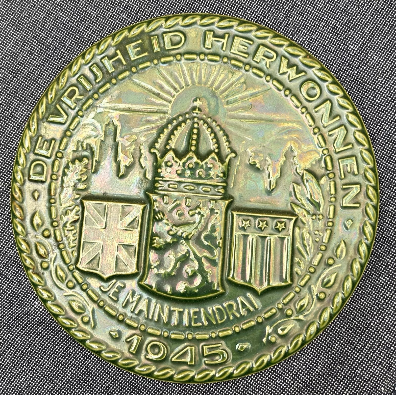 Herdenkingsplaat "De Vrijheid Herwonnen 1945", Antiek en Kunst, Ophalen of Verzenden