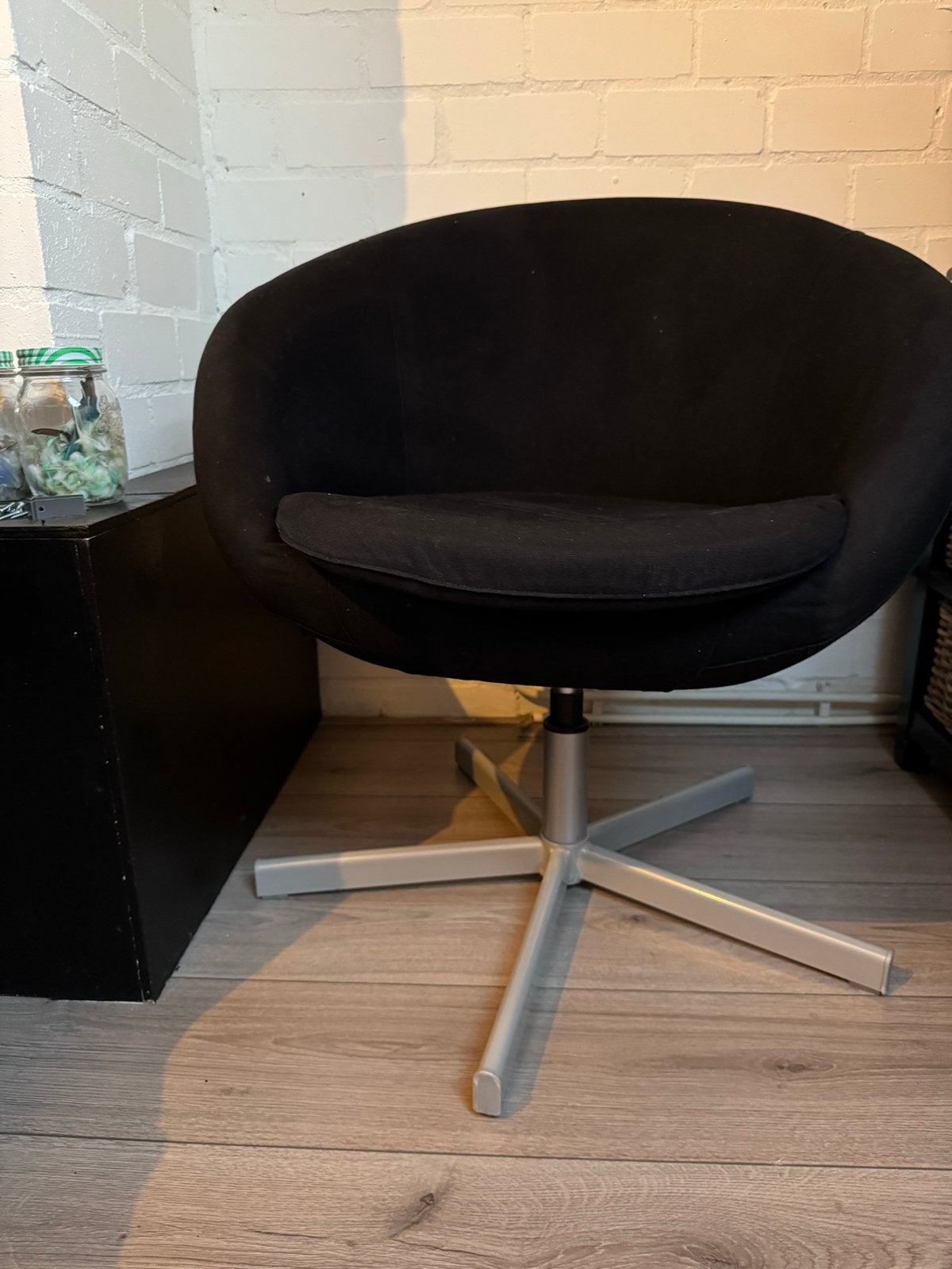 Zwarte draaibare fauteuil, in hoogte verstelbaar, Ophalen, Gebruikt, Zwart, Eén