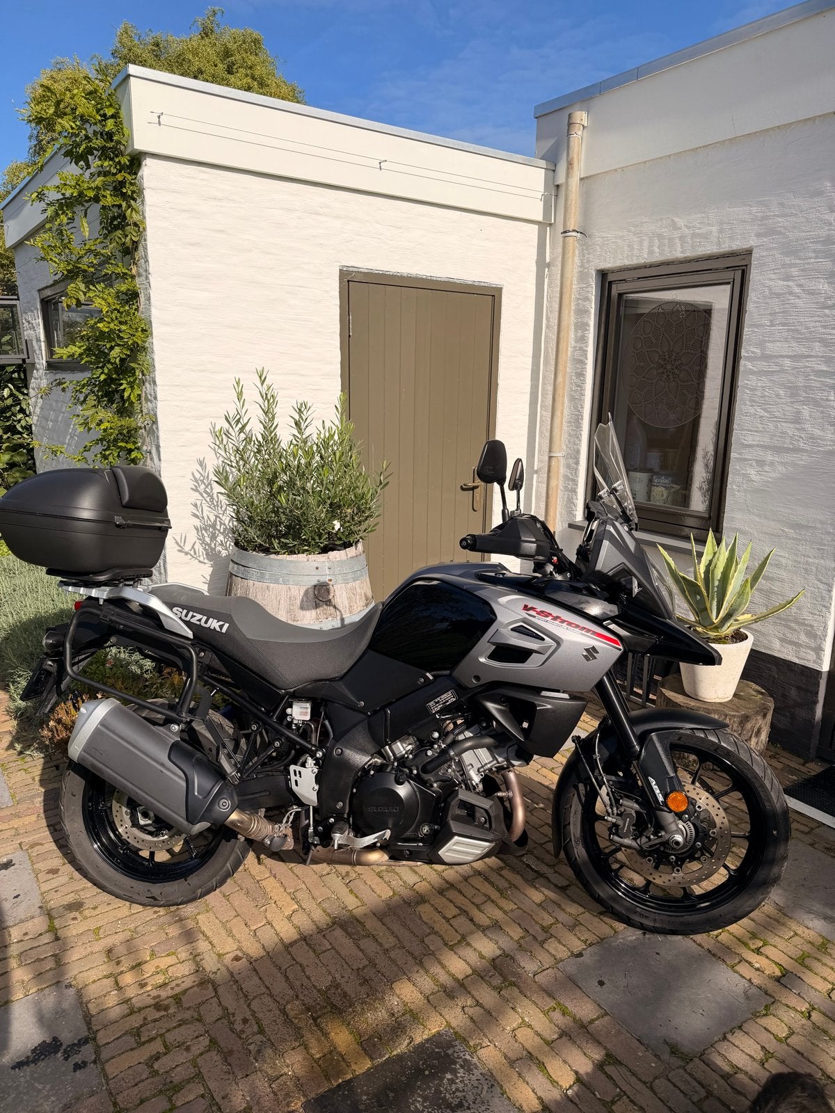 Suzuki V-Strom DL1000 ABS 2017 - koffers & handvatverwarming, 2 cilinders, Occasion, Particulier, Toermotor