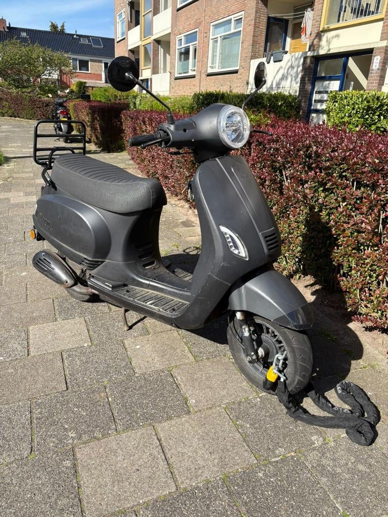 AGM VX50 4t uit 2017 - Nette scooter met laagste km stand, Fietsen en Brommers, Scooters | Overige merken, Ophalen of Verzenden