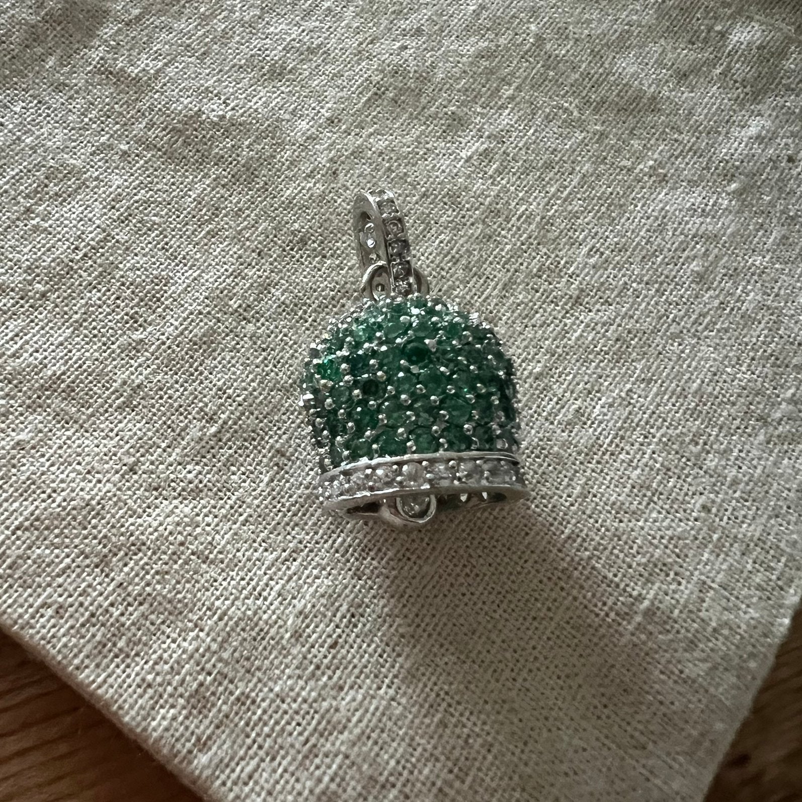 Zilveren 925 kroon hanger met groene en witte stenen 15mm, Verzenden, Zo goed als nieuw, Zilver