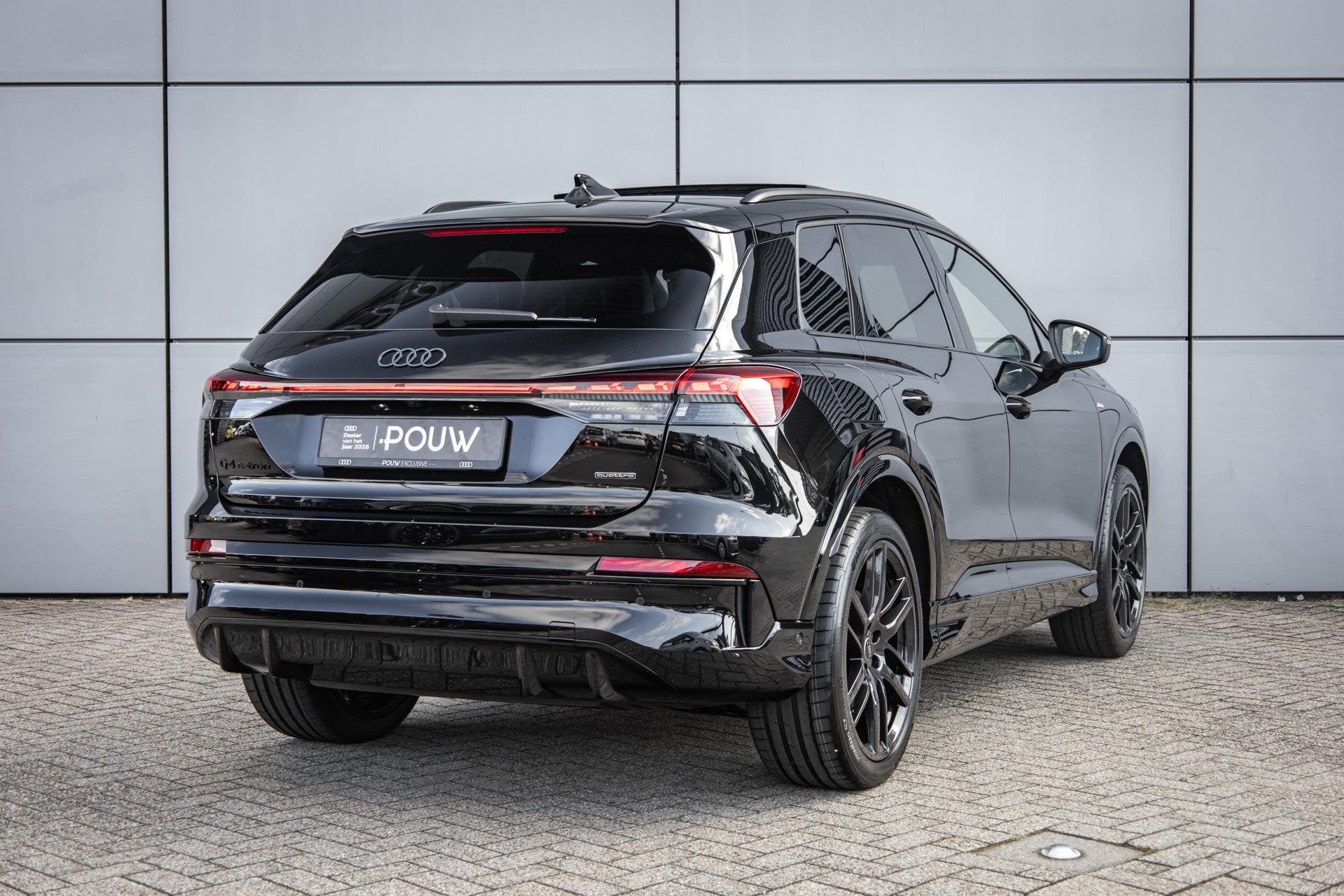 Audi Q4 e-tron S edition 340pk quattro performance 82 kWh |, Auto's, Audi, 12 maanden, Zwart, 82 kWh, Automatische klimaatregeling
