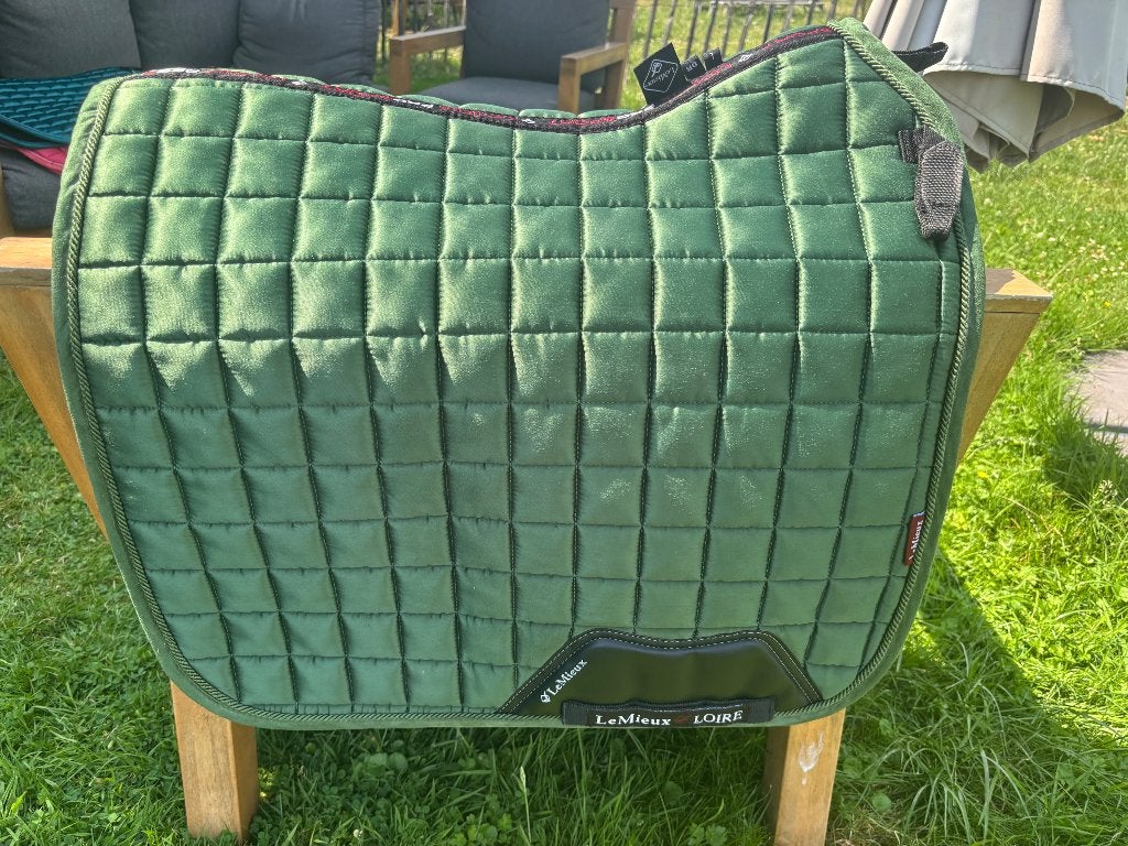 Te koop: zadeldekjes le mieux full dressuur, Full (L), Zadeldekje, Ophalen of Verzenden, Zo goed als nieuw
