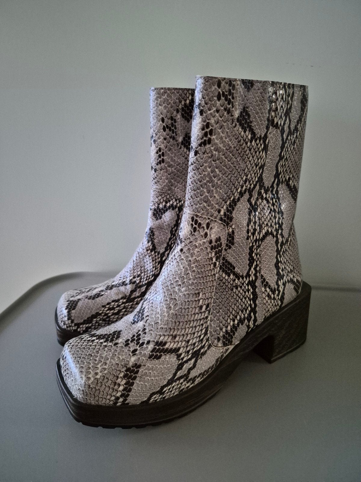 Calou Stockholm leren laarsjes snake blokhak maat 37 nieuw, Kleding | Dames, Schoenen, Overige kleuren, Lage of Enkellaarzen, Calou