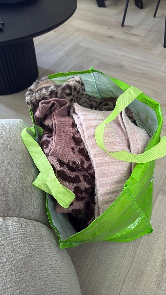 Tas kleding winter 98/104, Kleding | Dames, Jassen | Winter, Ophalen of Verzenden, Zo goed als nieuw, Maat 34 (XS) of kleiner