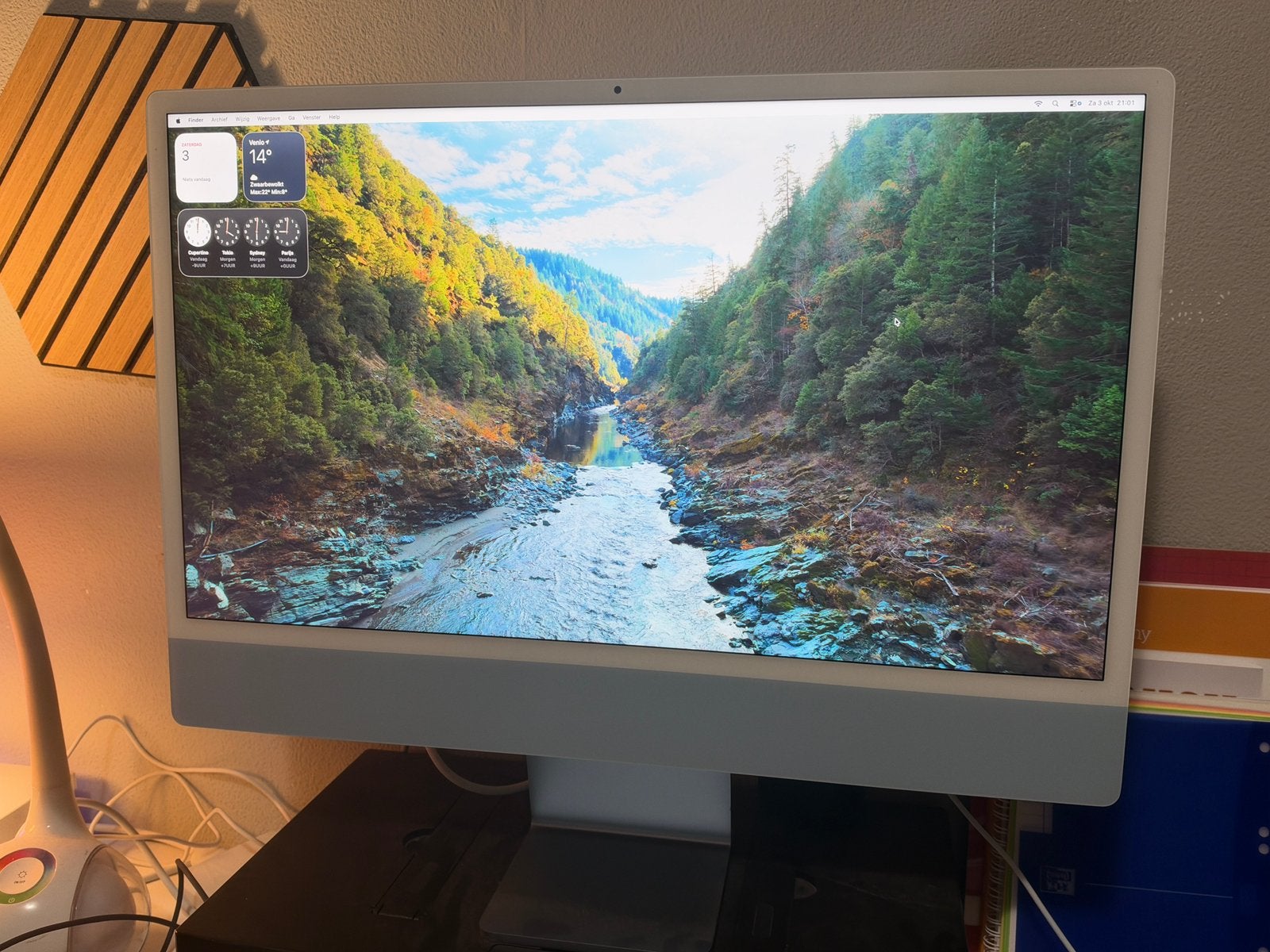 Foto 5 van Apple iMac 24-inch (2023) met M3-chip, kleur blauw.