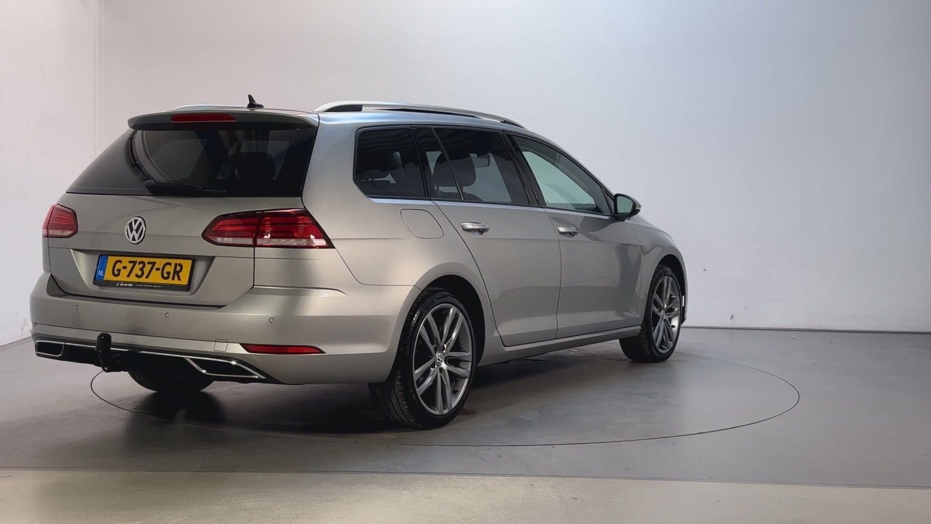 Volkswagen Golf Variant 1.0 TSI DSG Highline Business R LED, Dealer onderhouden, Gebruikt, Met garantie (alle), Alcantara