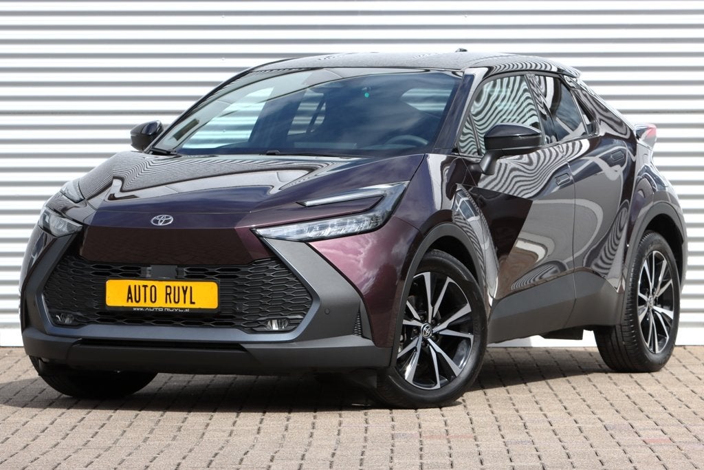 Toyota C-HR 1.8 Hybrid 140 Dynamic Plus Bi-Tone (bj 2024), Dealer onderhouden, Stof, Gebruikt, Zwart