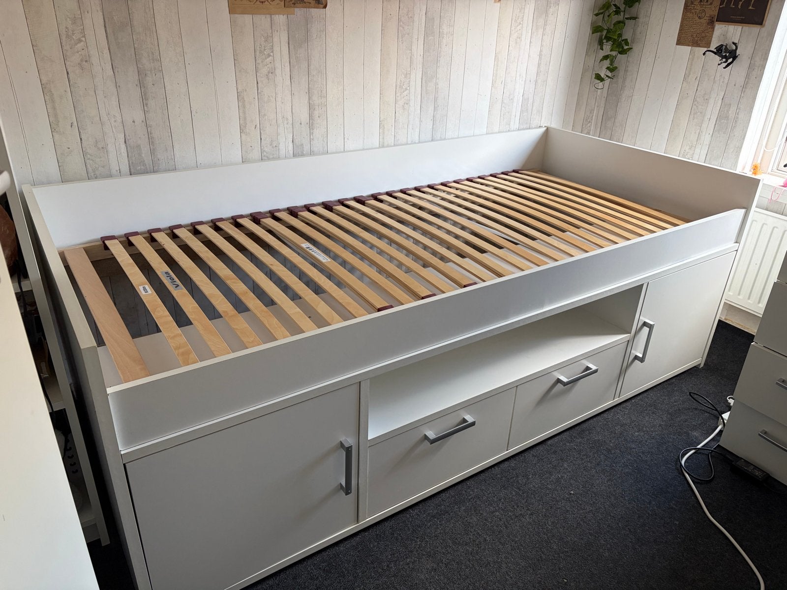 Wit eenpersoonsbed met lattenbodem, Huis en Inrichting, Ophalen, Gebruikt, 90 cm, Eenpersoons