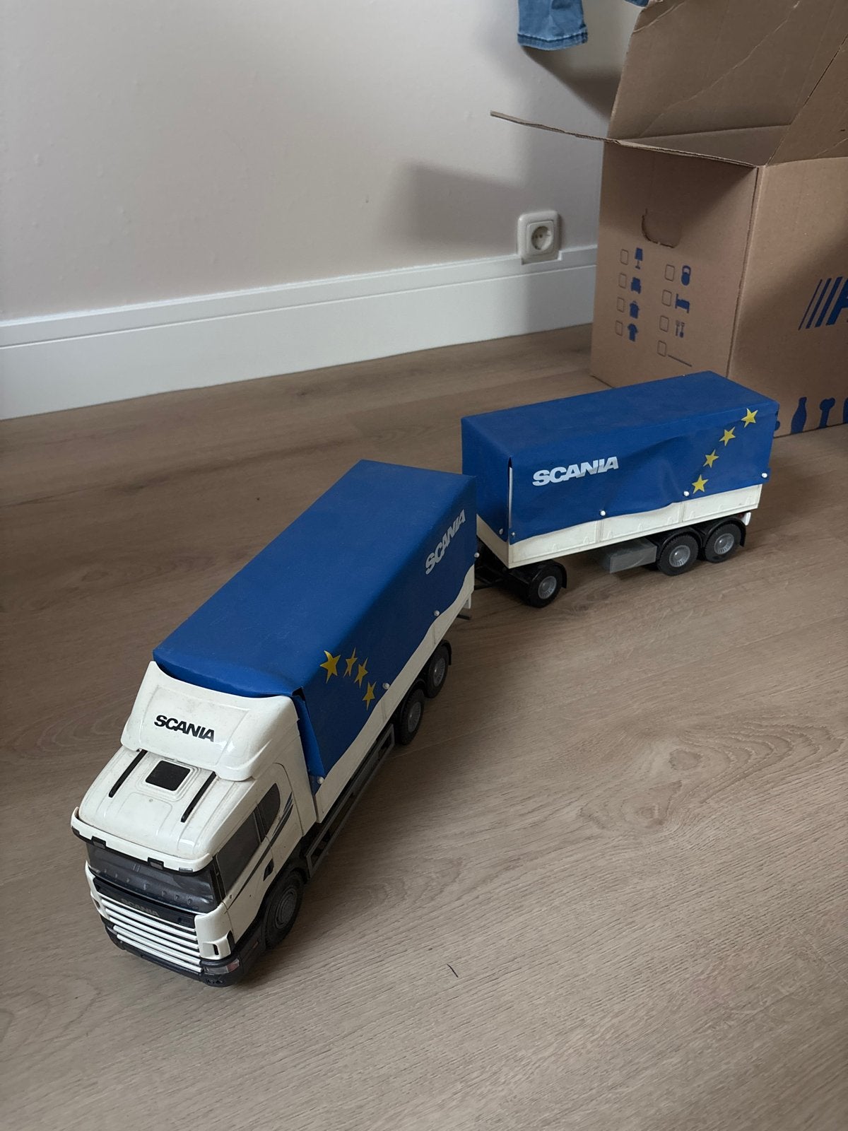 Scania 144L 530 V8 Emek 1:25 Model Truck, Overige merken, Gebruikt, Groter dan 1:32, Ophalen of Verzenden