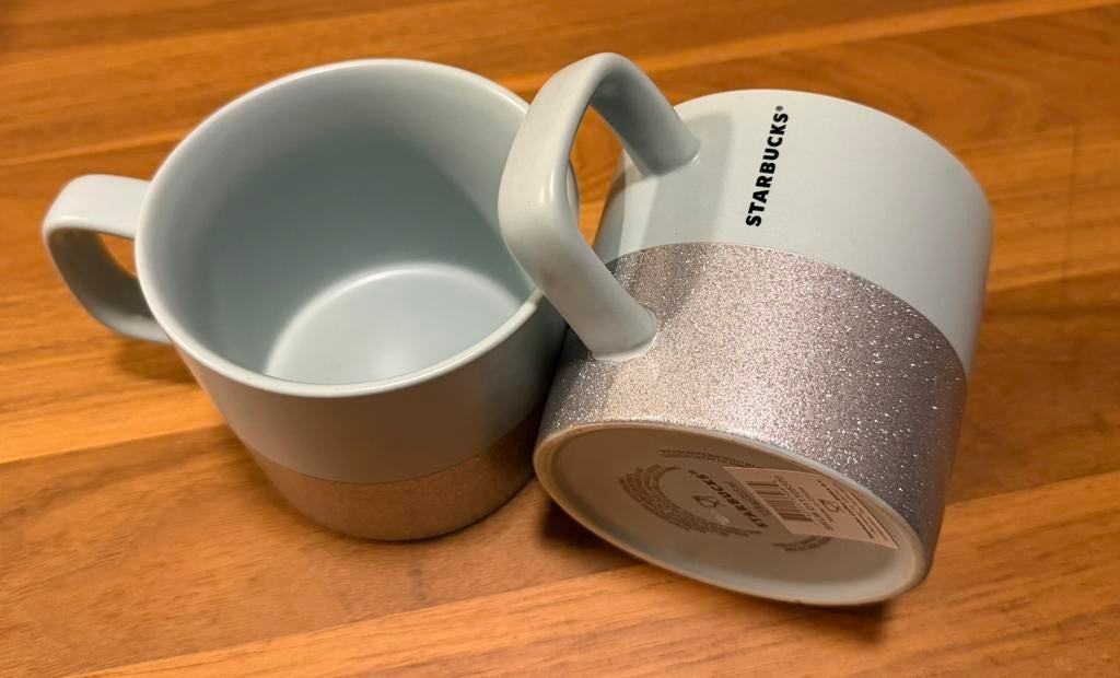 2 mooie Starbucks mokken  met zilver en mint collectors item, Huis en Inrichting, Keuken | Servies, Ophalen, Overige typen, Nieuw