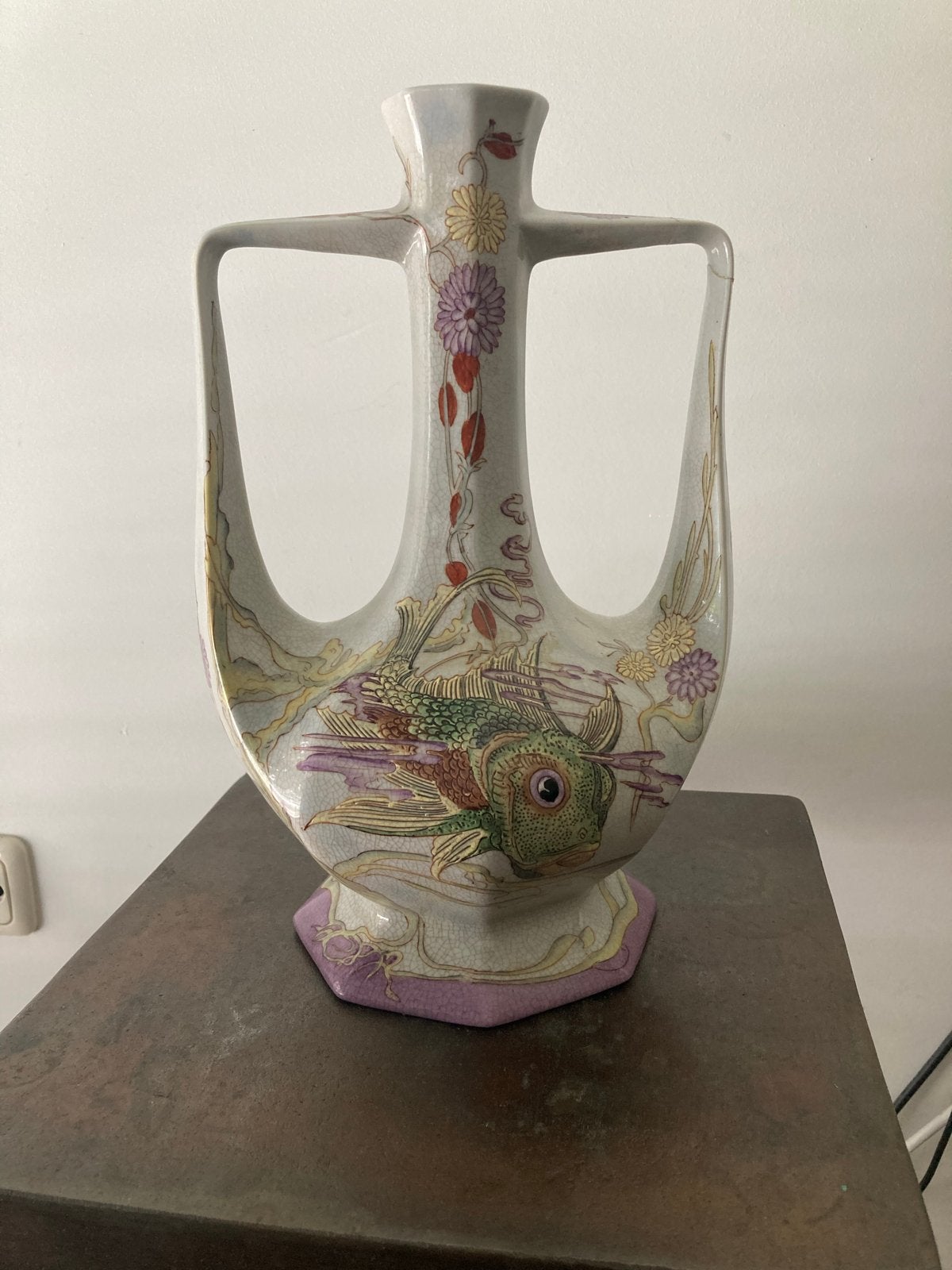 Antieke Art Nouveau vaas met vissenmotief, 1895, Ophalen
