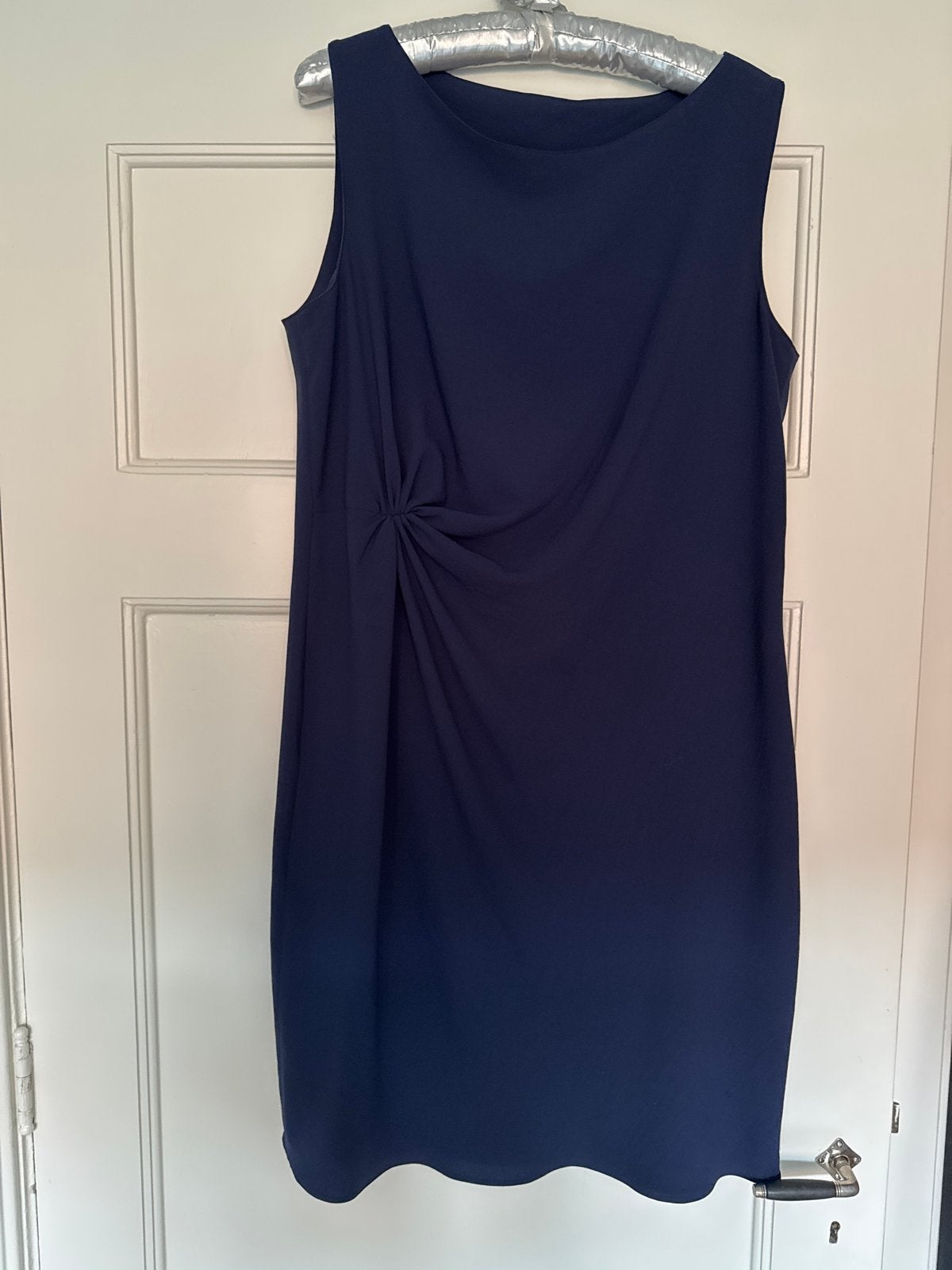 Donkerblauwe jurk maat 38/40 met plooidetail van Irie (Pauw), Maat 38/40 (M), Blauw, Ophalen of Verzenden, Zo goed als nieuw