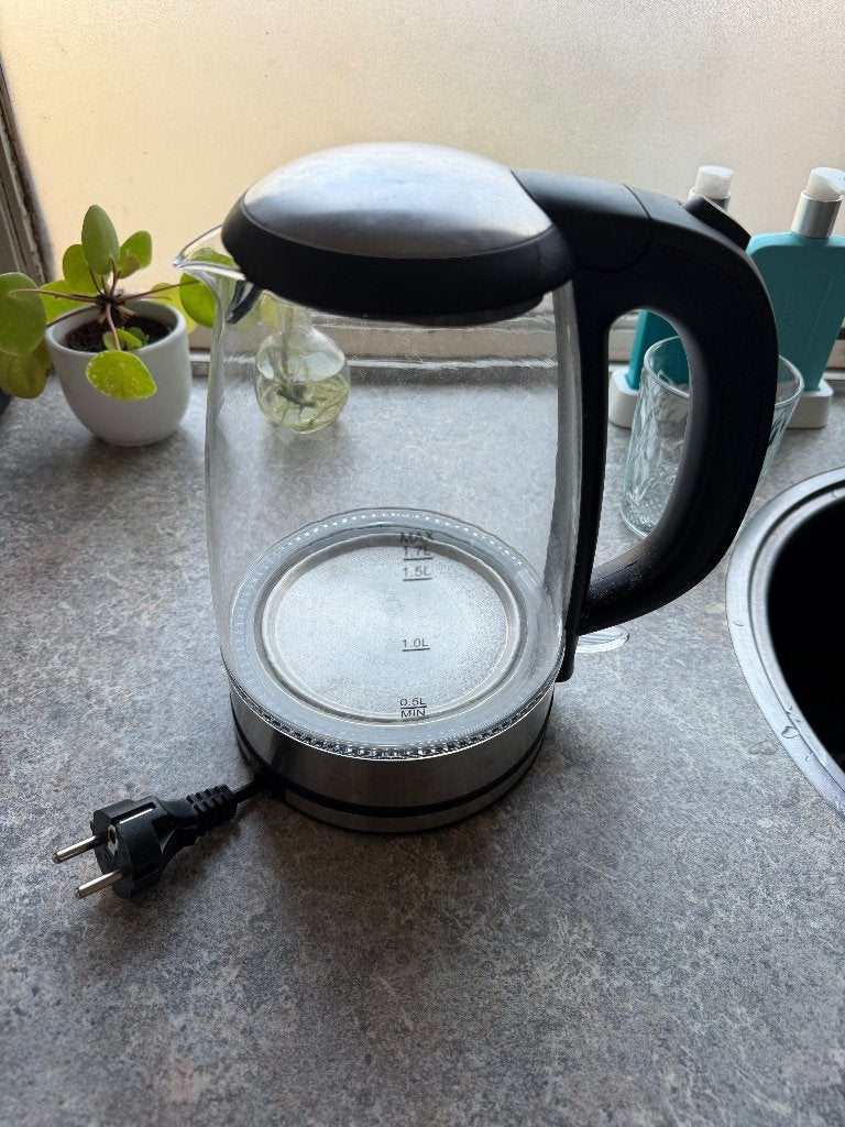 Glazen waterkoker, melkopschuimer en koffiezetapparaat, 1 tot 2 liter, Ophalen of Verzenden, Zo goed als nieuw