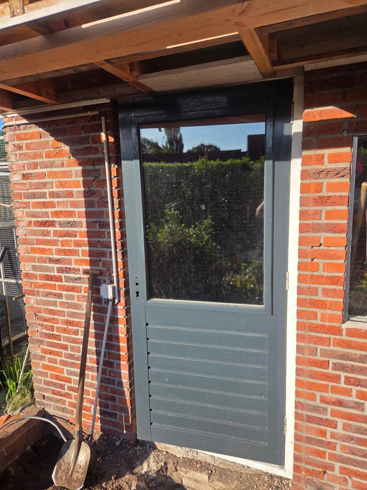 Robuuste Buitendeur met Glaspaneel - Grijs, Ophalen, Gebruikt, 80 tot 100 cm, Buitendeur