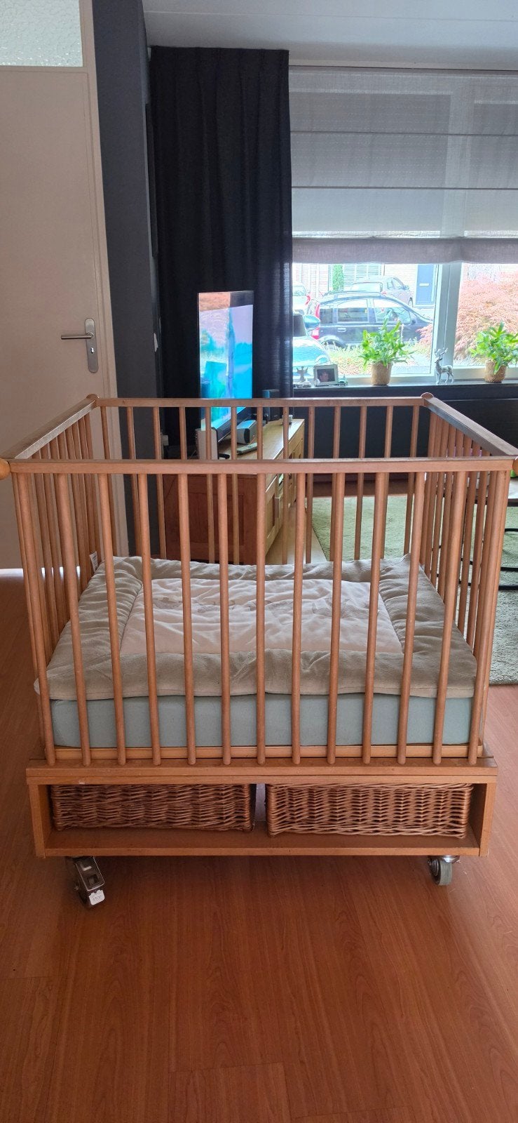 Te koop: houten babybox incl. Matras en boxkleed!, Ophalen, Gebruikt, Vierkant, In hoogte verstelbaar