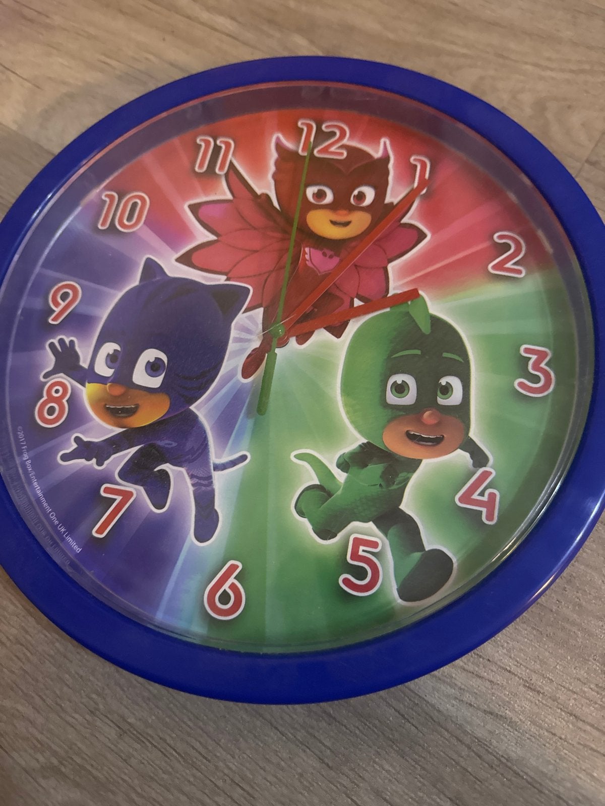 PJ Masks Wandklok - Perfect voor de kinderkamer!, Analoog, Werkt op batterijen, Ophalen of Verzenden, Zo goed als nieuw