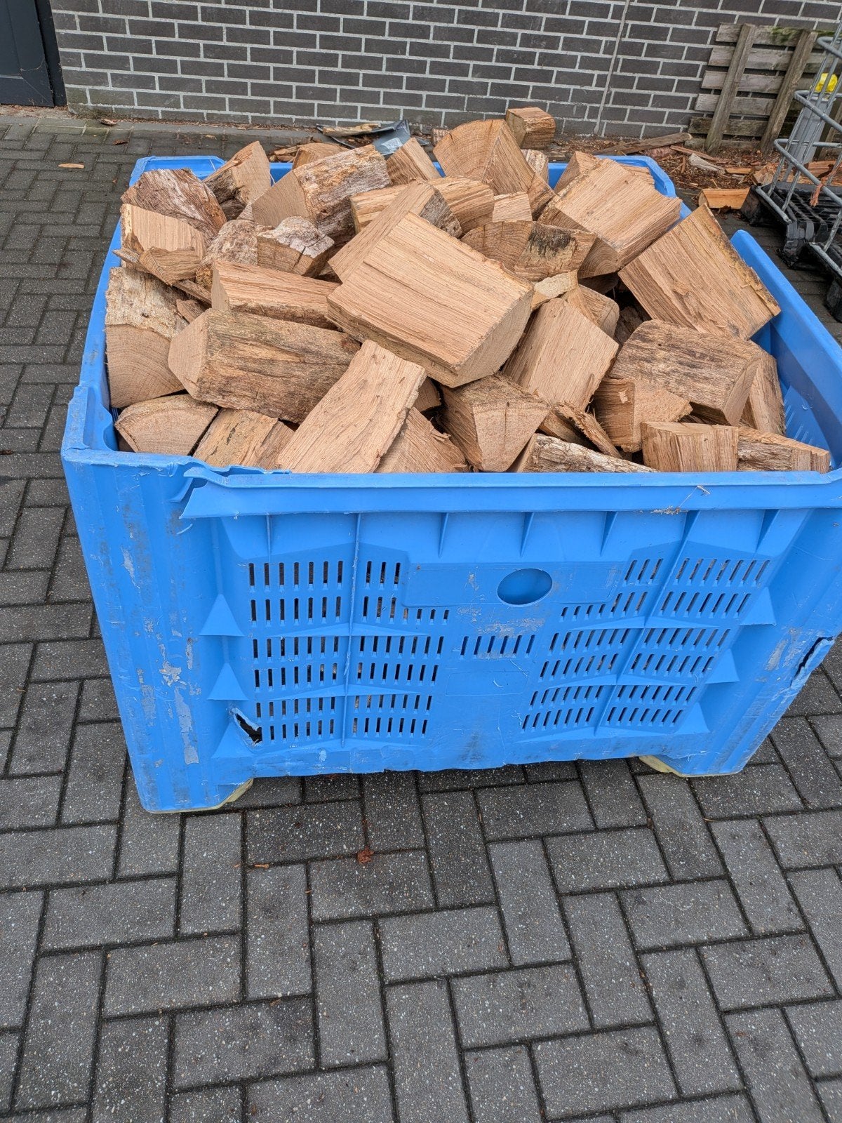 EIKENHOUT KLEIN GEKLOOFD SUPER DROOG VOLLE BAK 0,8 KUUB €140, Minder dan 3 m³, Ophalen of Verzenden, Eikenhout, Blokken