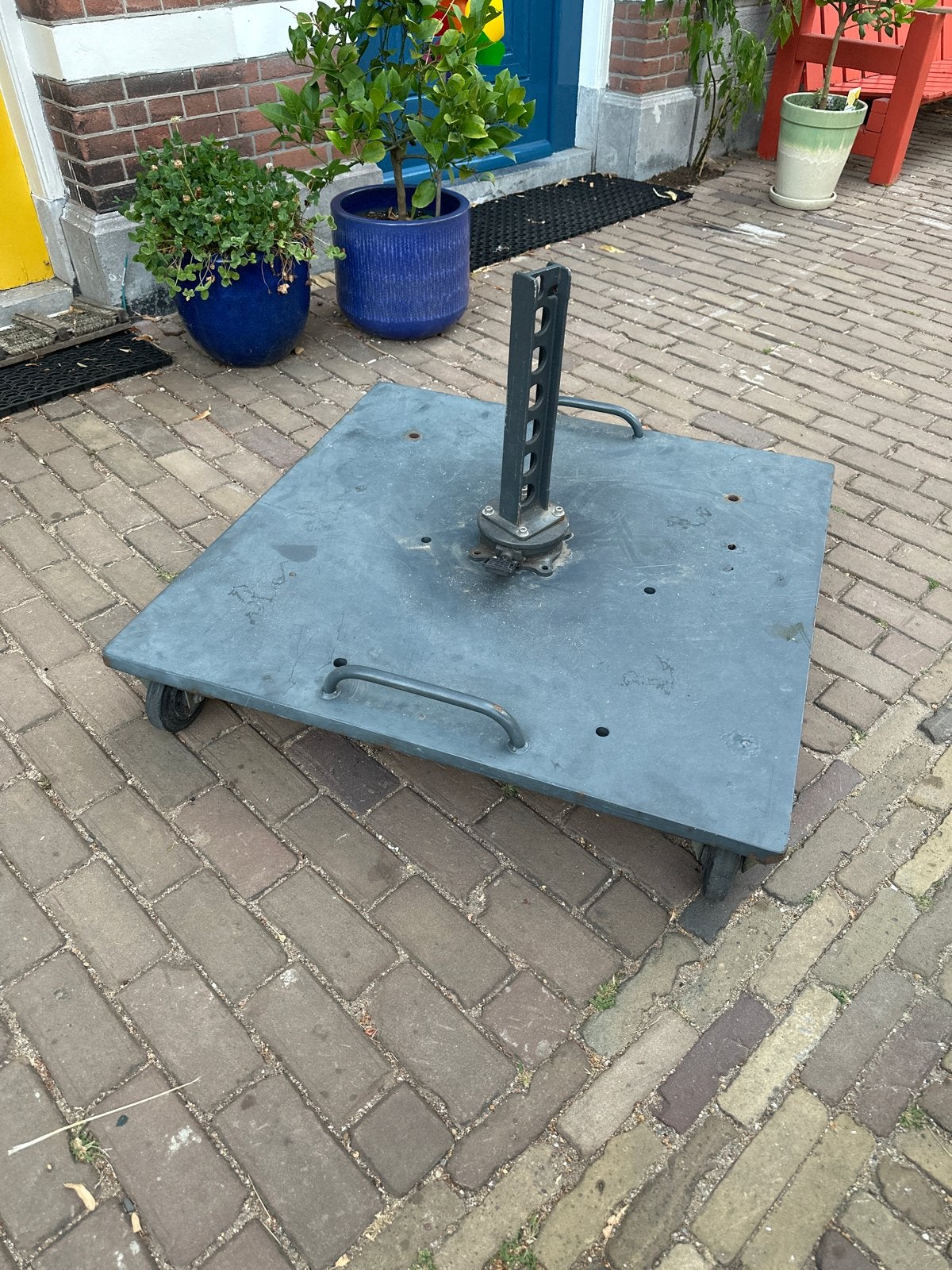 Zware parasolvoet op wielen - ideaal voor grote parasols, Ophalen, Gebruikt, 1 tot 2 meter, Parasolvoet
