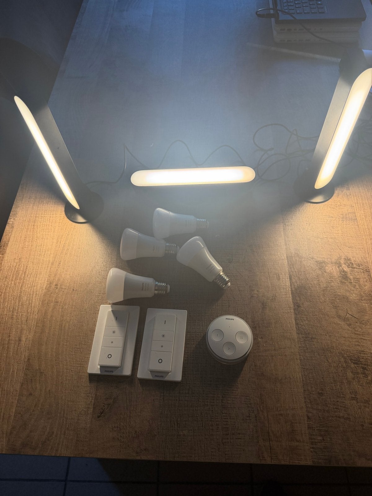 Philips Hue Smart Home Verlichting Set - Zo goed als nieuw, Wit, Kunststof, Dimbaar, Modern