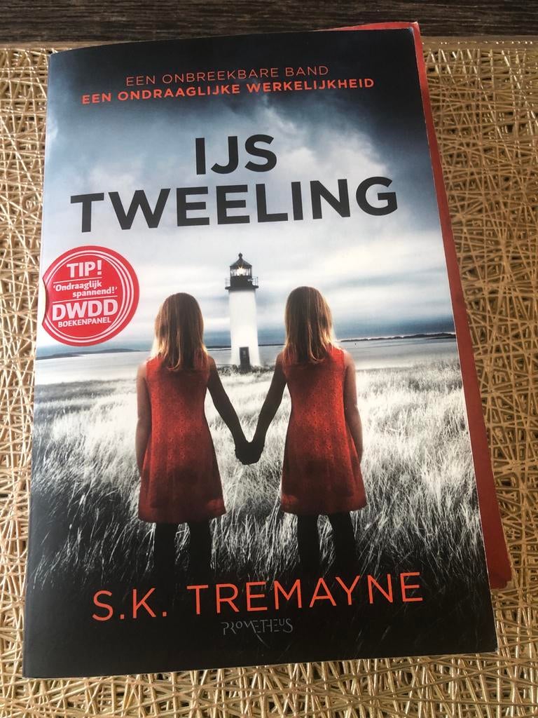 IJs Tweeling - S.K. Tremayne, Ophalen of Verzenden, Gelezen, Europa overig