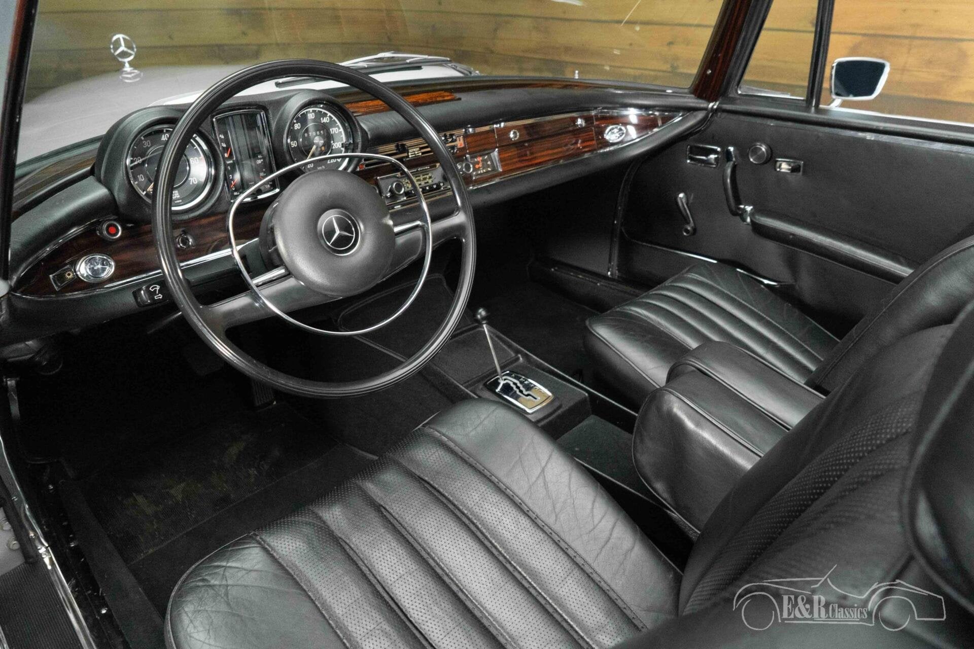 Mercedes 280 SE Cabriolet | 1969, Auto's, Oldtimers, Automaat, Achterwielaandrijving, Zwart, 4 stoelen